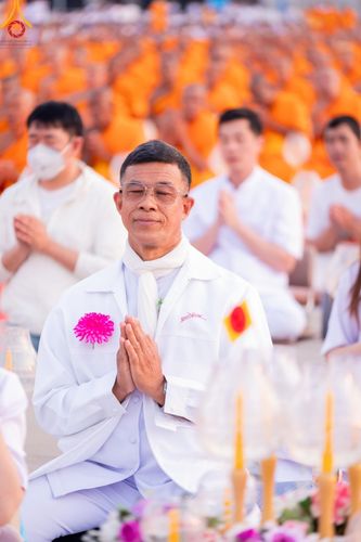 ภาพ No.204841:พิธีจุดประทีปถวายเป็นพุทธบูชา และบูชาธรรมมหาปูชนียาจารย์ ณ วัดพระธรรมกาย ตำบลคลองสาม อำเภอคลองหลวง จังหวัดปทุมธานี ในโครงการธรรมยาตรา กตัญญูบูชา มหาปูชนียาจารย์ พระมงคลเทพมุนี(สด จนฺทสโร) พระผู้ปราบมาร ปีที่ 13 วันที่ 31 มกราคม พ.ศ. 2568
