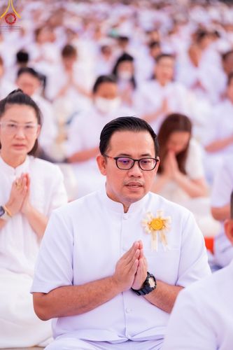 ภาพ No.204854:พิธีจุดประทีปถวายเป็นพุทธบูชา และบูชาธรรมมหาปูชนียาจารย์ ณ วัดพระธรรมกาย ตำบลคลองสาม อำเภอคลองหลวง จังหวัดปทุมธานี ในโครงการธรรมยาตรา กตัญญูบูชา มหาปูชนียาจารย์ พระมงคลเทพมุนี(สด จนฺทสโร) พระผู้ปราบมาร ปีที่ 13 วันที่ 31 มกราคม พ.ศ. 2568