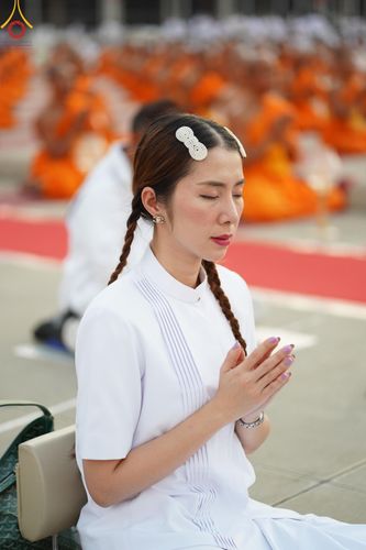 ภาพ No.204855:พิธีจุดประทีปถวายเป็นพุทธบูชา และบูชาธรรมมหาปูชนียาจารย์ ณ วัดพระธรรมกาย ตำบลคลองสาม อำเภอคลองหลวง จังหวัดปทุมธานี ในโครงการธรรมยาตรา กตัญญูบูชา มหาปูชนียาจารย์ พระมงคลเทพมุนี(สด จนฺทสโร) พระผู้ปราบมาร ปีที่ 13 วันที่ 31 มกราคม พ.ศ. 2568
