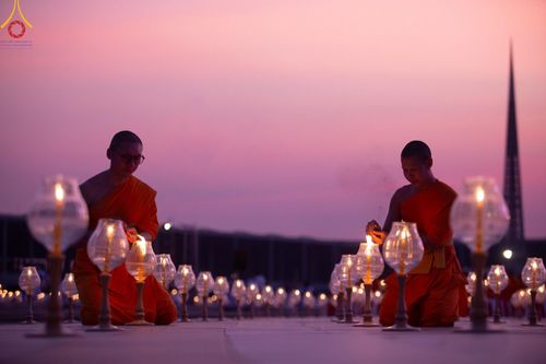 ภาพ No.204863:พิธีจุดประทีปถวายเป็นพุทธบูชา และบูชาธรรมมหาปูชนียาจารย์ ณ วัดพระธรรมกาย ตำบลคลองสาม อำเภอคลองหลวง จังหวัดปทุมธานี ในโครงการธรรมยาตรา กตัญญูบูชา มหาปูชนียาจารย์ พระมงคลเทพมุนี(สด จนฺทสโร) พระผู้ปราบมาร ปีที่ 13 วันที่ 31 มกราคม พ.ศ. 2568
