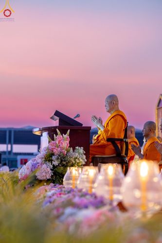 ภาพ No.204866:พิธีจุดประทีปถวายเป็นพุทธบูชา และบูชาธรรมมหาปูชนียาจารย์ ณ วัดพระธรรมกาย ตำบลคลองสาม อำเภอคลองหลวง จังหวัดปทุมธานี ในโครงการธรรมยาตรา กตัญญูบูชา มหาปูชนียาจารย์ พระมงคลเทพมุนี(สด จนฺทสโร) พระผู้ปราบมาร ปีที่ 13 วันที่ 31 มกราคม พ.ศ. 2568