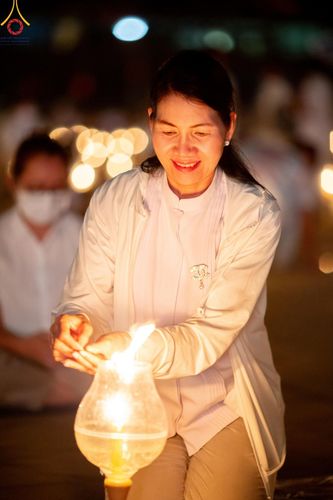 ภาพ No.204871:พิธีจุดประทีปถวายเป็นพุทธบูชา และบูชาธรรมมหาปูชนียาจารย์ ณ วัดพระธรรมกาย ตำบลคลองสาม อำเภอคลองหลวง จังหวัดปทุมธานี ในโครงการธรรมยาตรา กตัญญูบูชา มหาปูชนียาจารย์ พระมงคลเทพมุนี(สด จนฺทสโร) พระผู้ปราบมาร ปีที่ 13 วันที่ 31 มกราคม พ.ศ. 2568