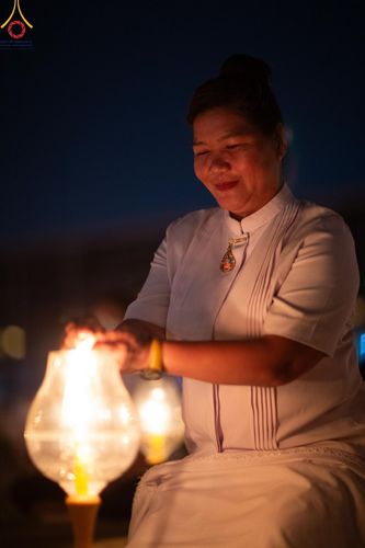 ภาพ No.204876:พิธีจุดประทีปถวายเป็นพุทธบูชา และบูชาธรรมมหาปูชนียาจารย์ ณ วัดพระธรรมกาย ตำบลคลองสาม อำเภอคลองหลวง จังหวัดปทุมธานี ในโครงการธรรมยาตรา กตัญญูบูชา มหาปูชนียาจารย์ พระมงคลเทพมุนี(สด จนฺทสโร) พระผู้ปราบมาร ปีที่ 13 วันที่ 31 มกราคม พ.ศ. 2568