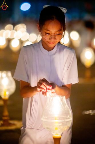 ภาพ No.204890:พิธีจุดประทีปถวายเป็นพุทธบูชา และบูชาธรรมมหาปูชนียาจารย์ ณ วัดพระธรรมกาย ตำบลคลองสาม อำเภอคลองหลวง จังหวัดปทุมธานี ในโครงการธรรมยาตรา กตัญญูบูชา มหาปูชนียาจารย์ พระมงคลเทพมุนี(สด จนฺทสโร) พระผู้ปราบมาร ปีที่ 13 วันที่ 31 มกราคม พ.ศ. 2568