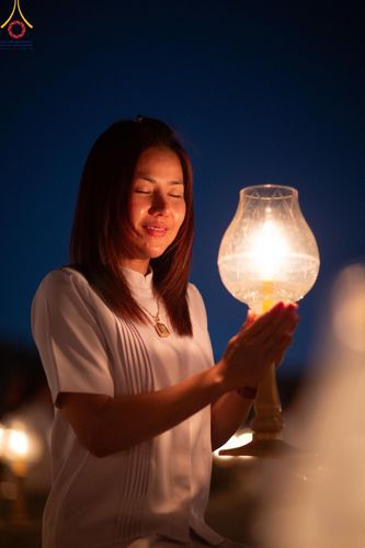 ภาพ No.204894:พิธีจุดประทีปถวายเป็นพุทธบูชา และบูชาธรรมมหาปูชนียาจารย์ ณ วัดพระธรรมกาย ตำบลคลองสาม อำเภอคลองหลวง จังหวัดปทุมธานี ในโครงการธรรมยาตรา กตัญญูบูชา มหาปูชนียาจารย์ พระมงคลเทพมุนี(สด จนฺทสโร) พระผู้ปราบมาร ปีที่ 13 วันที่ 31 มกราคม พ.ศ. 2568