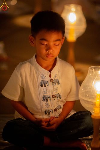 ภาพ No.204900:พิธีจุดประทีปถวายเป็นพุทธบูชา และบูชาธรรมมหาปูชนียาจารย์ ณ วัดพระธรรมกาย ตำบลคลองสาม อำเภอคลองหลวง จังหวัดปทุมธานี ในโครงการธรรมยาตรา กตัญญูบูชา มหาปูชนียาจารย์ พระมงคลเทพมุนี(สด จนฺทสโร) พระผู้ปราบมาร ปีที่ 13 วันที่ 31 มกราคม พ.ศ. 2568