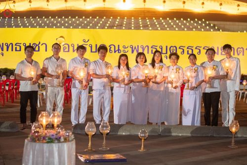 ภาพ No.204903:พิธีจุดประทีปถวายเป็นพุทธบูชา และบูชาธรรมมหาปูชนียาจารย์ ณ วัดพระธรรมกาย ตำบลคลองสาม อำเภอคลองหลวง จังหวัดปทุมธานี ในโครงการธรรมยาตรา กตัญญูบูชา มหาปูชนียาจารย์ พระมงคลเทพมุนี(สด จนฺทสโร) พระผู้ปราบมาร ปีที่ 13 วันที่ 31 มกราคม พ.ศ. 2568
