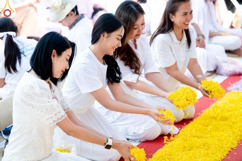 ภาพ No.205269:พิธีต้อนรับพระธรรมยาตรา ณ อนุสรณ์สถาน สถานที่เกิดในเพศสมณะ วัดสองพี่น้อง อำเภอสองพี่น้อง จังหวัดสุพรรณบุรี ในโครงการธรรมยาตรา กตัญญูบูชา มหาปูชนียาจารย์ พระมงคลเทพมุนี(สด จนฺทสโร) พระผู้ปราบมาร อนุสรณ์สถาน 7 แห่ง ปีที่ 13 วันที่ 11 มกราคม พ.ศ. 2568