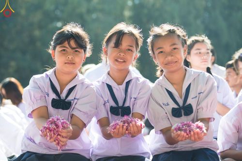 ภาพ No.205276:พิธีต้อนรับพระธรรมยาตรา ณ อนุสรณ์สถาน สถานที่เกิดในเพศสมณะ วัดสองพี่น้อง อำเภอสองพี่น้อง จังหวัดสุพรรณบุรี ในโครงการธรรมยาตรา กตัญญูบูชา มหาปูชนียาจารย์ พระมงคลเทพมุนี(สด จนฺทสโร) พระผู้ปราบมาร อนุสรณ์สถาน 7 แห่ง ปีที่ 13 วันที่ 11 มกราคม พ.ศ. 2568