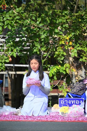 ภาพ No.205279:พิธีต้อนรับพระธรรมยาตรา ณ อนุสรณ์สถาน สถานที่เกิดในเพศสมณะ วัดสองพี่น้อง อำเภอสองพี่น้อง จังหวัดสุพรรณบุรี ในโครงการธรรมยาตรา กตัญญูบูชา มหาปูชนียาจารย์ พระมงคลเทพมุนี(สด จนฺทสโร) พระผู้ปราบมาร อนุสรณ์สถาน 7 แห่ง ปีที่ 13 วันที่ 11 มกราคม พ.ศ. 2568