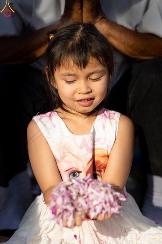 ภาพ No.205290:พิธีต้อนรับพระธรรมยาตรา ณ อนุสรณ์สถาน สถานที่เกิดในเพศสมณะ วัดสองพี่น้อง อำเภอสองพี่น้อง จังหวัดสุพรรณบุรี ในโครงการธรรมยาตรา กตัญญูบูชา มหาปูชนียาจารย์ พระมงคลเทพมุนี(สด จนฺทสโร) พระผู้ปราบมาร อนุสรณ์สถาน 7 แห่ง ปีที่ 13 วันที่ 11 มกราคม พ.ศ. 2568