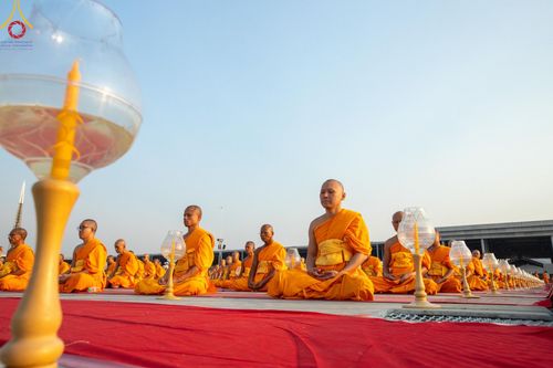 ภาพ No.205333:พิธีจุดประทีปถวายเป็นพุทธบูชา และบูชาธรรมมหาปูชนียาจารย์ ณ วัดพระธรรมกาย ตำบลคลองสาม อำเภอคลองหลวง จังหวัดปทุมธานี ในโครงการธรรมยาตรา กตัญญูบูชา มหาปูชนียาจารย์ พระมงคลเทพมุนี(สด จนฺทสโร) พระผู้ปราบมาร ปีที่ 13 วันที่ 31 มกราคม พ.ศ. 2568