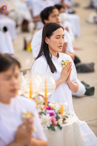 ภาพ No.205341:พิธีจุดประทีปถวายเป็นพุทธบูชา และบูชาธรรมมหาปูชนียาจารย์ ณ วัดพระธรรมกาย ตำบลคลองสาม อำเภอคลองหลวง จังหวัดปทุมธานี ในโครงการธรรมยาตรา กตัญญูบูชา มหาปูชนียาจารย์ พระมงคลเทพมุนี(สด จนฺทสโร) พระผู้ปราบมาร ปีที่ 13 วันที่ 31 มกราคม พ.ศ. 2568