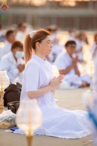 ภาพ No.205343:พิธีจุดประทีปถวายเป็นพุทธบูชา และบูชาธรรมมหาปูชนียาจารย์ ณ วัดพระธรรมกาย ตำบลคลองสาม อำเภอคลองหลวง จังหวัดปทุมธานี ในโครงการธรรมยาตรา กตัญญูบูชา มหาปูชนียาจารย์ พระมงคลเทพมุนี(สด จนฺทสโร) พระผู้ปราบมาร ปีที่ 13 วันที่ 31 มกราคม พ.ศ. 2568
