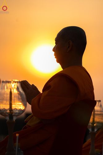 ภาพ No.205346:พิธีจุดประทีปถวายเป็นพุทธบูชา และบูชาธรรมมหาปูชนียาจารย์ ณ วัดพระธรรมกาย ตำบลคลองสาม อำเภอคลองหลวง จังหวัดปทุมธานี ในโครงการธรรมยาตรา กตัญญูบูชา มหาปูชนียาจารย์ พระมงคลเทพมุนี(สด จนฺทสโร) พระผู้ปราบมาร ปีที่ 13 วันที่ 31 มกราคม พ.ศ. 2568