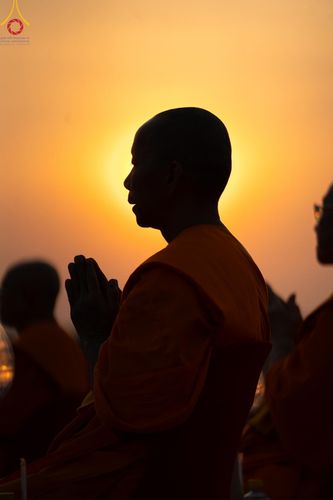 ภาพ No.205348:พิธีจุดประทีปถวายเป็นพุทธบูชา และบูชาธรรมมหาปูชนียาจารย์ ณ วัดพระธรรมกาย ตำบลคลองสาม อำเภอคลองหลวง จังหวัดปทุมธานี ในโครงการธรรมยาตรา กตัญญูบูชา มหาปูชนียาจารย์ พระมงคลเทพมุนี(สด จนฺทสโร) พระผู้ปราบมาร ปีที่ 13 วันที่ 31 มกราคม พ.ศ. 2568