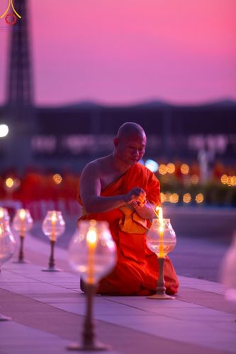 ภาพ No.205356:พิธีจุดประทีปถวายเป็นพุทธบูชา และบูชาธรรมมหาปูชนียาจารย์ ณ วัดพระธรรมกาย ตำบลคลองสาม อำเภอคลองหลวง จังหวัดปทุมธานี ในโครงการธรรมยาตรา กตัญญูบูชา มหาปูชนียาจารย์ พระมงคลเทพมุนี(สด จนฺทสโร) พระผู้ปราบมาร ปีที่ 13 วันที่ 31 มกราคม พ.ศ. 2568