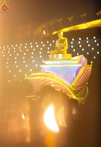 ภาพ No.205357:พิธีจุดประทีปถวายเป็นพุทธบูชา และบูชาธรรมมหาปูชนียาจารย์ ณ วัดพระธรรมกาย ตำบลคลองสาม อำเภอคลองหลวง จังหวัดปทุมธานี ในโครงการธรรมยาตรา กตัญญูบูชา มหาปูชนียาจารย์ พระมงคลเทพมุนี(สด จนฺทสโร) พระผู้ปราบมาร ปีที่ 13 วันที่ 31 มกราคม พ.ศ. 2568