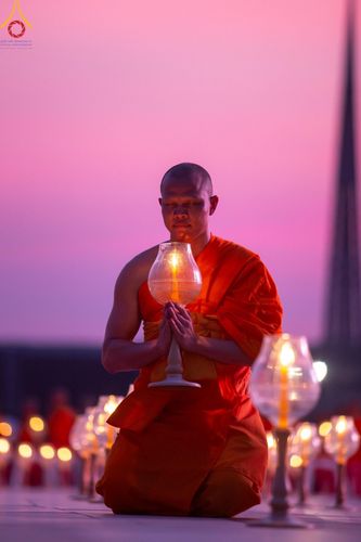 ภาพ No.205372:พิธีจุดประทีปถวายเป็นพุทธบูชา และบูชาธรรมมหาปูชนียาจารย์ ณ วัดพระธรรมกาย ตำบลคลองสาม อำเภอคลองหลวง จังหวัดปทุมธานี ในโครงการธรรมยาตรา กตัญญูบูชา มหาปูชนียาจารย์ พระมงคลเทพมุนี(สด จนฺทสโร) พระผู้ปราบมาร ปีที่ 13 วันที่ 31 มกราคม พ.ศ. 2568