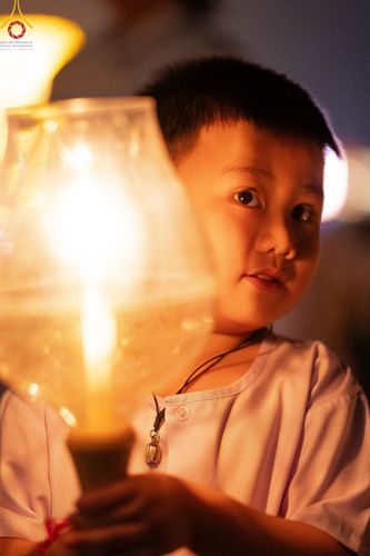 ภาพ No.205383:พิธีจุดประทีปถวายเป็นพุทธบูชา และบูชาธรรมมหาปูชนียาจารย์ ณ วัดพระธรรมกาย ตำบลคลองสาม อำเภอคลองหลวง จังหวัดปทุมธานี ในโครงการธรรมยาตรา กตัญญูบูชา มหาปูชนียาจารย์ พระมงคลเทพมุนี(สด จนฺทสโร) พระผู้ปราบมาร ปีที่ 13 วันที่ 31 มกราคม พ.ศ. 2568