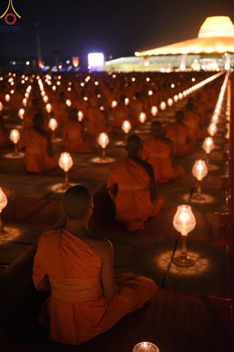 ภาพ No.205391:พิธีจุดประทีปถวายเป็นพุทธบูชา และบูชาธรรมมหาปูชนียาจารย์ ณ วัดพระธรรมกาย ตำบลคลองสาม อำเภอคลองหลวง จังหวัดปทุมธานี ในโครงการธรรมยาตรา กตัญญูบูชา มหาปูชนียาจารย์ พระมงคลเทพมุนี(สด จนฺทสโร) พระผู้ปราบมาร ปีที่ 13 วันที่ 31 มกราคม พ.ศ. 2568