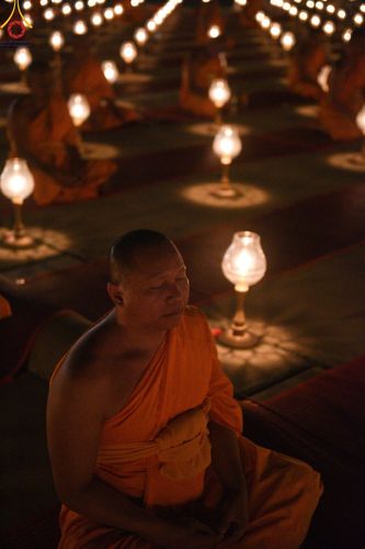 ภาพ No.205394:พิธีจุดประทีปถวายเป็นพุทธบูชา และบูชาธรรมมหาปูชนียาจารย์ ณ วัดพระธรรมกาย ตำบลคลองสาม อำเภอคลองหลวง จังหวัดปทุมธานี ในโครงการธรรมยาตรา กตัญญูบูชา มหาปูชนียาจารย์ พระมงคลเทพมุนี(สด จนฺทสโร) พระผู้ปราบมาร ปีที่ 13 วันที่ 31 มกราคม พ.ศ. 2568