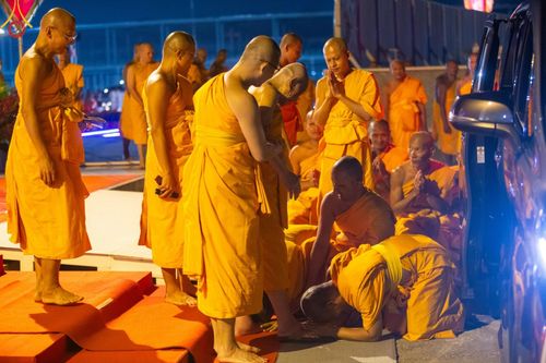 ภาพ No.205399:พิธีจุดประทีปถวายเป็นพุทธบูชา และบูชาธรรมมหาปูชนียาจารย์ ณ วัดพระธรรมกาย ตำบลคลองสาม อำเภอคลองหลวง จังหวัดปทุมธานี ในโครงการธรรมยาตรา กตัญญูบูชา มหาปูชนียาจารย์ พระมงคลเทพมุนี(สด จนฺทสโร) พระผู้ปราบมาร ปีที่ 13 วันที่ 31 มกราคม พ.ศ. 2568