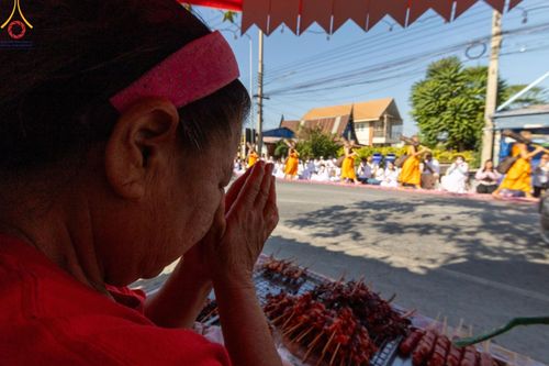 ภาพ No.205402:พิธีจุดประทีปถวายเป็นพุทธบูชา และบูชาธรรมมหาปูชนียาจารย์ ณ วัดพระธรรมกาย ตำบลคลองสาม อำเภอคลองหลวง จังหวัดปทุมธานี ในโครงการธรรมยาตรา กตัญญูบูชา มหาปูชนียาจารย์ พระมงคลเทพมุนี(สด จนฺทสโร) พระผู้ปราบมาร ปีที่ 13 วันที่ 31 มกราคม พ.ศ. 2568