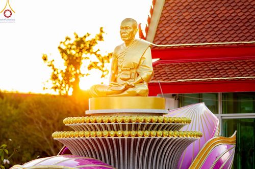 ภาพ No.206301:พิธีจุดประทีปถวายเป็นพุทธบูชา และบูชาธรรมมหาปูชนียาจารย์ ณ วัดสองพี่น้อง ต.ต้นตาล อ.สองพี่น้อง จ.สุพรรณบุรี ในโครงการธรรมยาตรา กตัญญูบูชา มหาปูชนียาจารย์ พระมงคลเทพมุนี(สด จนฺทสโร) พระผู้ปราบมาร อนุสรณ์สถาน 7 แห่ง ปีที่ 13 วันที่ 14 มกราคม พ.ศ. 2568