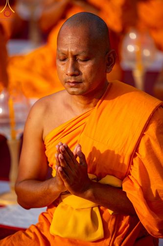 ภาพ No.206311:พิธีจุดประทีปถวายเป็นพุทธบูชา และบูชาธรรมมหาปูชนียาจารย์ ณ วัดสองพี่น้อง ต.ต้นตาล อ.สองพี่น้อง จ.สุพรรณบุรี ในโครงการธรรมยาตรา กตัญญูบูชา มหาปูชนียาจารย์ พระมงคลเทพมุนี(สด จนฺทสโร) พระผู้ปราบมาร อนุสรณ์สถาน 7 แห่ง ปีที่ 13 วันที่ 14 มกราคม พ.ศ. 2568