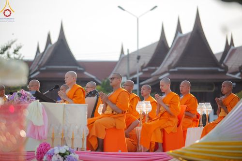 ภาพ No.206315:พิธีจุดประทีปถวายเป็นพุทธบูชา และบูชาธรรมมหาปูชนียาจารย์ ณ วัดสองพี่น้อง ต.ต้นตาล อ.สองพี่น้อง จ.สุพรรณบุรี ในโครงการธรรมยาตรา กตัญญูบูชา มหาปูชนียาจารย์ พระมงคลเทพมุนี(สด จนฺทสโร) พระผู้ปราบมาร อนุสรณ์สถาน 7 แห่ง ปีที่ 13 วันที่ 14 มกราคม พ.ศ. 2568