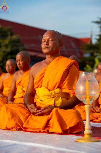 ภาพ No.206318:พิธีจุดประทีปถวายเป็นพุทธบูชา และบูชาธรรมมหาปูชนียาจารย์ ณ วัดสองพี่น้อง ต.ต้นตาล อ.สองพี่น้อง จ.สุพรรณบุรี ในโครงการธรรมยาตรา กตัญญูบูชา มหาปูชนียาจารย์ พระมงคลเทพมุนี(สด จนฺทสโร) พระผู้ปราบมาร อนุสรณ์สถาน 7 แห่ง ปีที่ 13 วันที่ 14 มกราคม พ.ศ. 2568