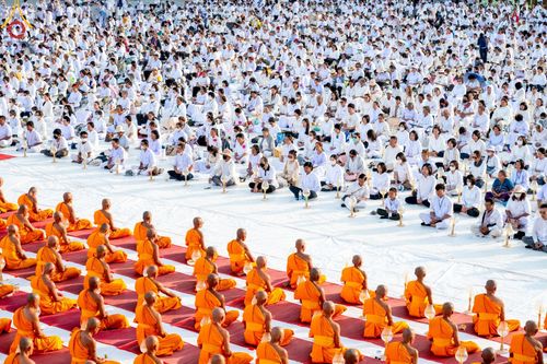 ภาพ No.206324:พิธีจุดประทีปถวายเป็นพุทธบูชา และบูชาธรรมมหาปูชนียาจารย์ ณ วัดสองพี่น้อง ต.ต้นตาล อ.สองพี่น้อง จ.สุพรรณบุรี ในโครงการธรรมยาตรา กตัญญูบูชา มหาปูชนียาจารย์ พระมงคลเทพมุนี(สด จนฺทสโร) พระผู้ปราบมาร อนุสรณ์สถาน 7 แห่ง ปีที่ 13 วันที่ 14 มกราคม พ.ศ. 2568