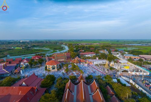 ภาพ No.206328:พิธีจุดประทีปถวายเป็นพุทธบูชา และบูชาธรรมมหาปูชนียาจารย์ ณ วัดสองพี่น้อง ต.ต้นตาล อ.สองพี่น้อง จ.สุพรรณบุรี ในโครงการธรรมยาตรา กตัญญูบูชา มหาปูชนียาจารย์ พระมงคลเทพมุนี(สด จนฺทสโร) พระผู้ปราบมาร อนุสรณ์สถาน 7 แห่ง ปีที่ 13 วันที่ 14 มกราคม พ.ศ. 2568