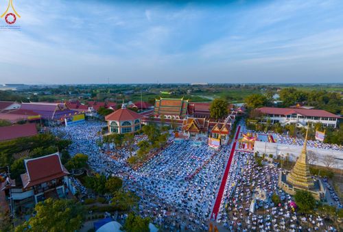 ภาพ No.206329:พิธีจุดประทีปถวายเป็นพุทธบูชา และบูชาธรรมมหาปูชนียาจารย์ ณ วัดสองพี่น้อง ต.ต้นตาล อ.สองพี่น้อง จ.สุพรรณบุรี ในโครงการธรรมยาตรา กตัญญูบูชา มหาปูชนียาจารย์ พระมงคลเทพมุนี(สด จนฺทสโร) พระผู้ปราบมาร อนุสรณ์สถาน 7 แห่ง ปีที่ 13 วันที่ 14 มกราคม พ.ศ. 2568