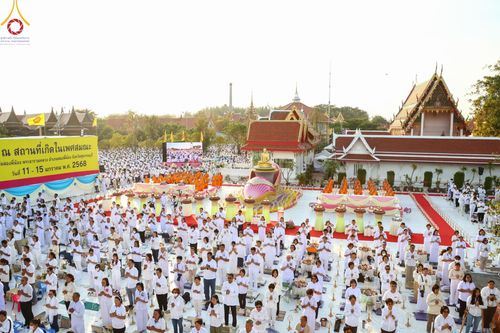 ภาพ No.206339:พิธีจุดประทีปถวายเป็นพุทธบูชา และบูชาธรรมมหาปูชนียาจารย์ ณ วัดสองพี่น้อง ต.ต้นตาล อ.สองพี่น้อง จ.สุพรรณบุรี ในโครงการธรรมยาตรา กตัญญูบูชา มหาปูชนียาจารย์ พระมงคลเทพมุนี(สด จนฺทสโร) พระผู้ปราบมาร อนุสรณ์สถาน 7 แห่ง ปีที่ 13 วันที่ 14 มกราคม พ.ศ. 2568