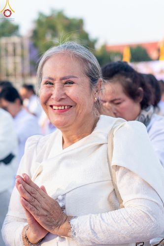 ภาพ No.206348:พิธีจุดประทีปถวายเป็นพุทธบูชา และบูชาธรรมมหาปูชนียาจารย์ ณ วัดสองพี่น้อง ต.ต้นตาล อ.สองพี่น้อง จ.สุพรรณบุรี ในโครงการธรรมยาตรา กตัญญูบูชา มหาปูชนียาจารย์ พระมงคลเทพมุนี(สด จนฺทสโร) พระผู้ปราบมาร อนุสรณ์สถาน 7 แห่ง ปีที่ 13 วันที่ 14 มกราคม พ.ศ. 2568