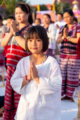 ภาพ No.206351:พิธีจุดประทีปถวายเป็นพุทธบูชา และบูชาธรรมมหาปูชนียาจารย์ ณ วัดสองพี่น้อง ต.ต้นตาล อ.สองพี่น้อง จ.สุพรรณบุรี ในโครงการธรรมยาตรา กตัญญูบูชา มหาปูชนียาจารย์ พระมงคลเทพมุนี(สด จนฺทสโร) พระผู้ปราบมาร อนุสรณ์สถาน 7 แห่ง ปีที่ 13 วันที่ 14 มกราคม พ.ศ. 2568