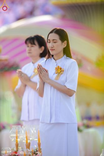ภาพ No.206352:พิธีจุดประทีปถวายเป็นพุทธบูชา และบูชาธรรมมหาปูชนียาจารย์ ณ วัดสองพี่น้อง ต.ต้นตาล อ.สองพี่น้อง จ.สุพรรณบุรี ในโครงการธรรมยาตรา กตัญญูบูชา มหาปูชนียาจารย์ พระมงคลเทพมุนี(สด จนฺทสโร) พระผู้ปราบมาร อนุสรณ์สถาน 7 แห่ง ปีที่ 13 วันที่ 14 มกราคม พ.ศ. 2568