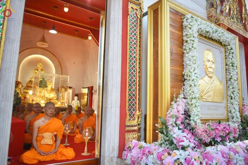 ภาพ No.206366:พิธีจุดประทีปถวายเป็นพุทธบูชา และบูชาธรรมมหาปูชนียาจารย์ ณ วัดสองพี่น้อง ต.ต้นตาล อ.สองพี่น้อง จ.สุพรรณบุรี ในโครงการธรรมยาตรา กตัญญูบูชา มหาปูชนียาจารย์ พระมงคลเทพมุนี(สด จนฺทสโร) พระผู้ปราบมาร อนุสรณ์สถาน 7 แห่ง ปีที่ 13 วันที่ 14 มกราคม พ.ศ. 2568