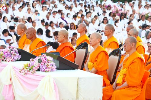 ภาพ No.206378:พิธีจุดประทีปถวายเป็นพุทธบูชา และบูชาธรรมมหาปูชนียาจารย์ ณ วัดสองพี่น้อง ต.ต้นตาล อ.สองพี่น้อง จ.สุพรรณบุรี ในโครงการธรรมยาตรา กตัญญูบูชา มหาปูชนียาจารย์ พระมงคลเทพมุนี(สด จนฺทสโร) พระผู้ปราบมาร อนุสรณ์สถาน 7 แห่ง ปีที่ 13 วันที่ 14 มกราคม พ.ศ. 2568
