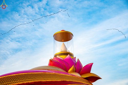 ภาพ No.206384:พิธีจุดประทีปถวายเป็นพุทธบูชา และบูชาธรรมมหาปูชนียาจารย์ ณ วัดสองพี่น้อง ต.ต้นตาล อ.สองพี่น้อง จ.สุพรรณบุรี ในโครงการธรรมยาตรา กตัญญูบูชา มหาปูชนียาจารย์ พระมงคลเทพมุนี(สด จนฺทสโร) พระผู้ปราบมาร อนุสรณ์สถาน 7 แห่ง ปีที่ 13 วันที่ 14 มกราคม พ.ศ. 2568