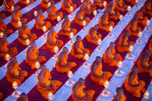 ภาพ No.206393:พิธีจุดประทีปถวายเป็นพุทธบูชา และบูชาธรรมมหาปูชนียาจารย์ ณ วัดสองพี่น้อง ต.ต้นตาล อ.สองพี่น้อง จ.สุพรรณบุรี ในโครงการธรรมยาตรา กตัญญูบูชา มหาปูชนียาจารย์ พระมงคลเทพมุนี(สด จนฺทสโร) พระผู้ปราบมาร อนุสรณ์สถาน 7 แห่ง ปีที่ 13 วันที่ 14 มกราคม พ.ศ. 2568