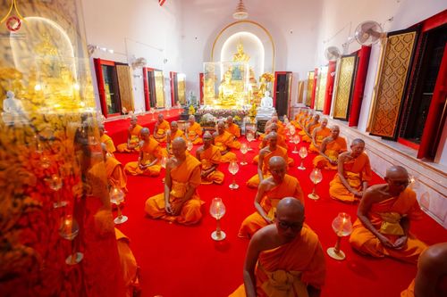 ภาพ No.206394:พิธีจุดประทีปถวายเป็นพุทธบูชา และบูชาธรรมมหาปูชนียาจารย์ ณ วัดสองพี่น้อง ต.ต้นตาล อ.สองพี่น้อง จ.สุพรรณบุรี ในโครงการธรรมยาตรา กตัญญูบูชา มหาปูชนียาจารย์ พระมงคลเทพมุนี(สด จนฺทสโร) พระผู้ปราบมาร อนุสรณ์สถาน 7 แห่ง ปีที่ 13 วันที่ 14 มกราคม พ.ศ. 2568