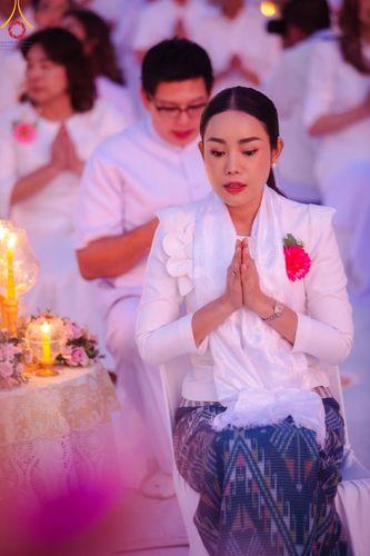 ภาพ No.206398:พิธีจุดประทีปถวายเป็นพุทธบูชา และบูชาธรรมมหาปูชนียาจารย์ ณ วัดสองพี่น้อง ต.ต้นตาล อ.สองพี่น้อง จ.สุพรรณบุรี ในโครงการธรรมยาตรา กตัญญูบูชา มหาปูชนียาจารย์ พระมงคลเทพมุนี(สด จนฺทสโร) พระผู้ปราบมาร อนุสรณ์สถาน 7 แห่ง ปีที่ 13 วันที่ 14 มกราคม พ.ศ. 2568