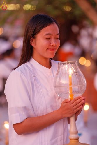 ภาพ No.206409:พิธีจุดประทีปถวายเป็นพุทธบูชา และบูชาธรรมมหาปูชนียาจารย์ ณ วัดสองพี่น้อง ต.ต้นตาล อ.สองพี่น้อง จ.สุพรรณบุรี ในโครงการธรรมยาตรา กตัญญูบูชา มหาปูชนียาจารย์ พระมงคลเทพมุนี(สด จนฺทสโร) พระผู้ปราบมาร อนุสรณ์สถาน 7 แห่ง ปีที่ 13 วันที่ 14 มกราคม พ.ศ. 2568