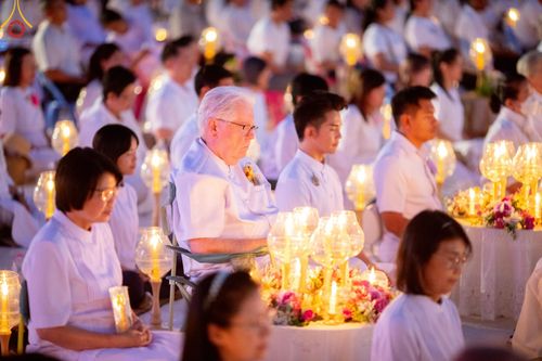 ภาพ No.206415:พิธีจุดประทีปถวายเป็นพุทธบูชา และบูชาธรรมมหาปูชนียาจารย์ ณ วัดสองพี่น้อง ต.ต้นตาล อ.สองพี่น้อง จ.สุพรรณบุรี ในโครงการธรรมยาตรา กตัญญูบูชา มหาปูชนียาจารย์ พระมงคลเทพมุนี(สด จนฺทสโร) พระผู้ปราบมาร อนุสรณ์สถาน 7 แห่ง ปีที่ 13 วันที่ 14 มกราคม พ.ศ. 2568