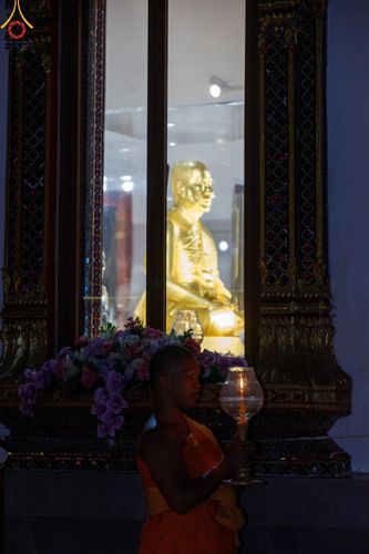 ภาพ No.206427:พิธีจุดประทีปถวายเป็นพุทธบูชา และบูชาธรรมมหาปูชนียาจารย์ ณ วัดสองพี่น้อง ต.ต้นตาล อ.สองพี่น้อง จ.สุพรรณบุรี ในโครงการธรรมยาตรา กตัญญูบูชา มหาปูชนียาจารย์ พระมงคลเทพมุนี(สด จนฺทสโร) พระผู้ปราบมาร อนุสรณ์สถาน 7 แห่ง ปีที่ 13 วันที่ 14 มกราคม พ.ศ. 2568