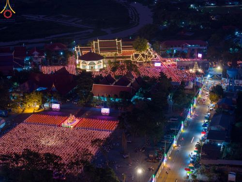 ภาพ No.206433:พิธีจุดประทีปถวายเป็นพุทธบูชา และบูชาธรรมมหาปูชนียาจารย์ ณ วัดสองพี่น้อง ต.ต้นตาล อ.สองพี่น้อง จ.สุพรรณบุรี ในโครงการธรรมยาตรา กตัญญูบูชา มหาปูชนียาจารย์ พระมงคลเทพมุนี(สด จนฺทสโร) พระผู้ปราบมาร อนุสรณ์สถาน 7 แห่ง ปีที่ 13 วันที่ 14 มกราคม พ.ศ. 2568