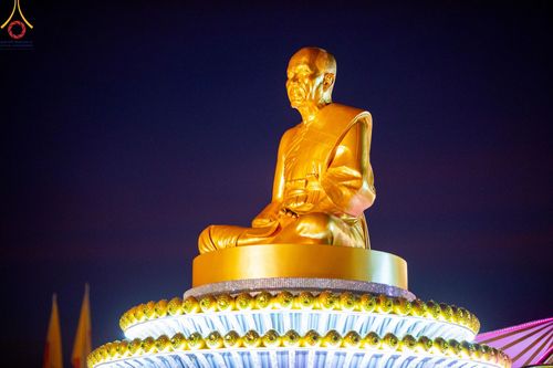 ภาพ No.206434:พิธีจุดประทีปถวายเป็นพุทธบูชา และบูชาธรรมมหาปูชนียาจารย์ ณ วัดสองพี่น้อง ต.ต้นตาล อ.สองพี่น้อง จ.สุพรรณบุรี ในโครงการธรรมยาตรา กตัญญูบูชา มหาปูชนียาจารย์ พระมงคลเทพมุนี(สด จนฺทสโร) พระผู้ปราบมาร อนุสรณ์สถาน 7 แห่ง ปีที่ 13 วันที่ 14 มกราคม พ.ศ. 2568